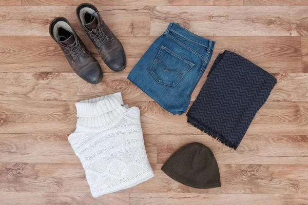 Ahşap üzerinde kış giyim Üstten Görünüm 