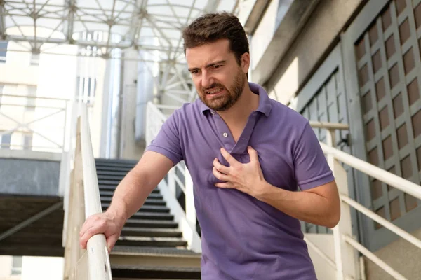 Ember szenved a rossz szívroham — Stock Fotó