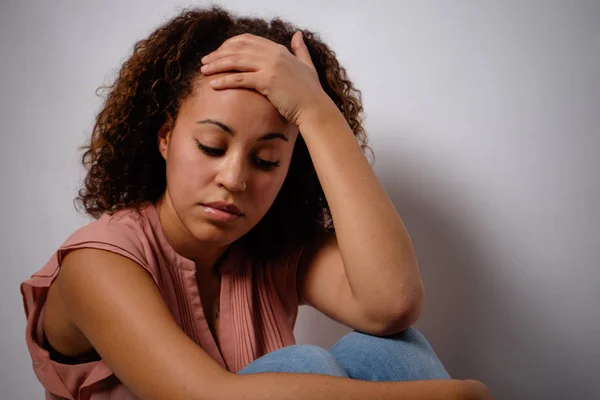 Triste afro-americano mulher retrato — Fotografia de Stock