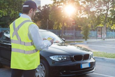 Polis memuru ihlali otopark için para cezası verilmesi
