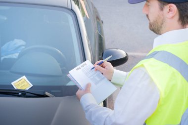 Polis memuru ihlali otopark için para cezası verilmesi
