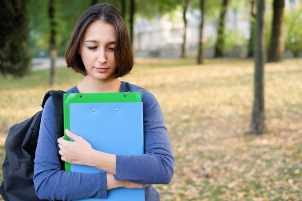 Studente preoccupato e bocciato dopo il fallimento a scuola — Foto Stock