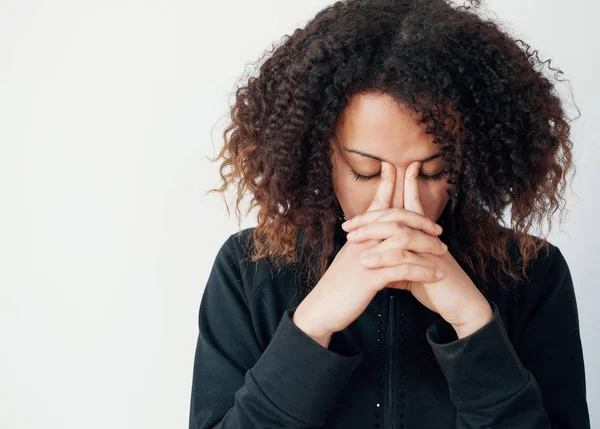 Alone and lonely young girl feeling depressed — Stock Photo, Image