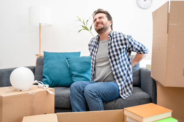 Ошибочные тяжелые боксы подъема и боли в спине
