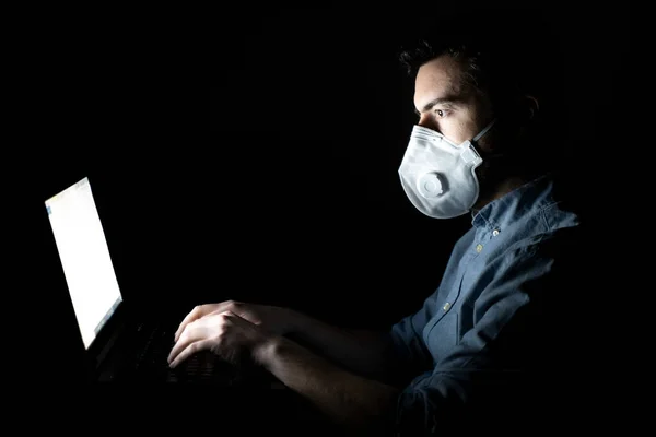 Hombre Trabajando Desde Casa Durante Bloqueo Cuarentena — Foto de Stock