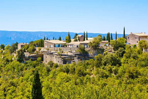 Vue sur Gordes, petite ville typique de Provence, France — Photo
