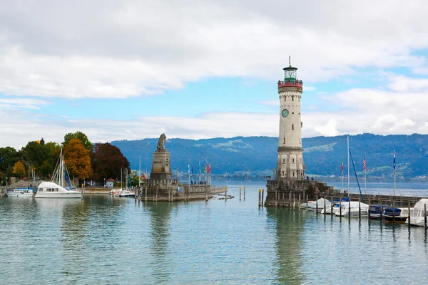 Lindau by, Bodensee, Fyrtårn og Indgang af havnen . - Stock-foto