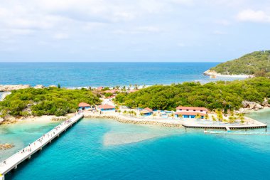 Plaj ve tropikal resort, Labadee Adası, Haiti.