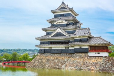 Bahar Japonya'da güzel Matsumoto Kalesi