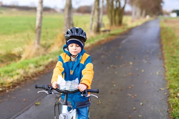 Little preschool kid boy riding on bicycle — Stock Photo, Image