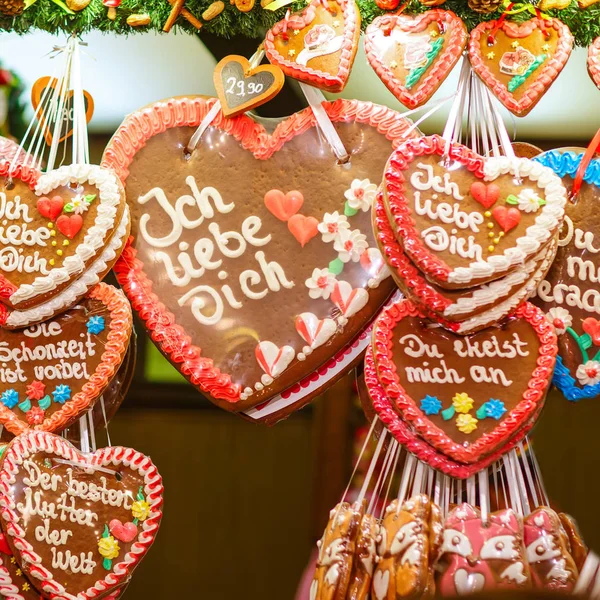 Lebkuchenherzen auf Nürnberger Weihnachtsmarkt — Stockfoto