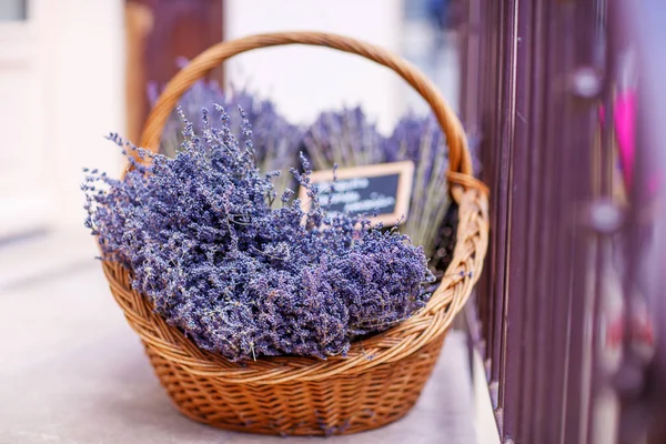 Shop in Provence decorated with lavender and vintage things. — Stock Photo, Image
