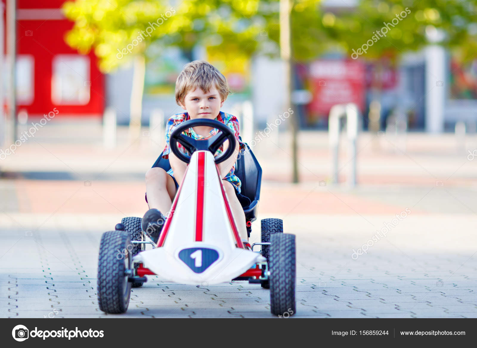 racing car boy