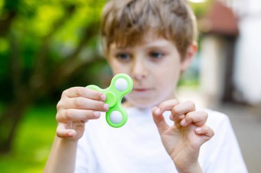 Okul çocuk Tri kıpır el Spinner açık havada ile oynamak