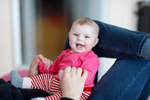 Happy proud young father with newborn baby daughter, family portrait together — Stock Photo, Image