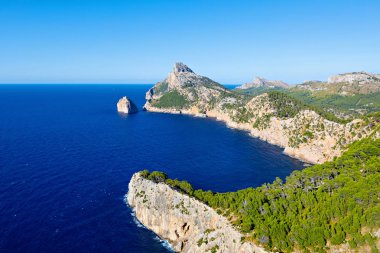 Cap de Formentor - Mallorca, İspanya'nın vahşi kıyısı Panorama görünümünü