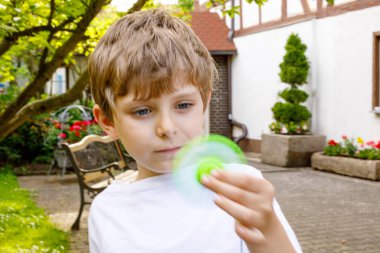 Okul çocuk Tri kıpır el Spinner açık havada ile oynamak