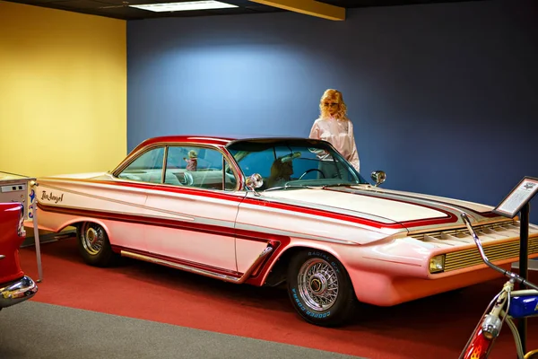 Miami Auto Museum expose une collection de vintage et de cinéma au — Photo