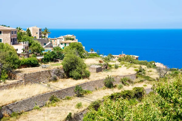 Paisaje insular, paisaje marino de Mallorca España. Costa idílica de Mallorca, Mar Mediterráneo en un día soleado — Foto de Stock