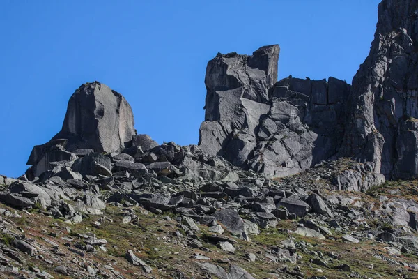 Ergaki Doğa Koruma Alanı 'ndan manzara fotoğrafları. Rusya 'nın Krasnoyarsk bölgesi