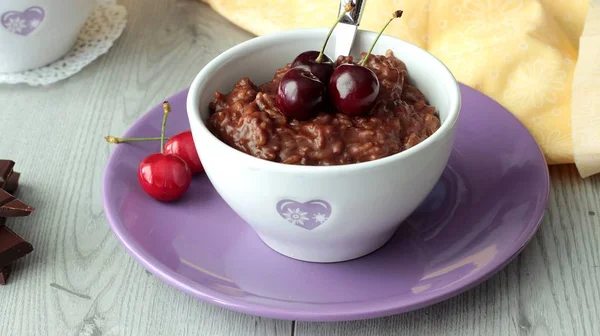 Vanilya ve taze kiraz çikolata kiraz risotto