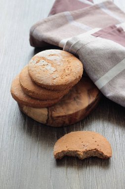 Çavdar gözleme rustik arka plan üzerinde