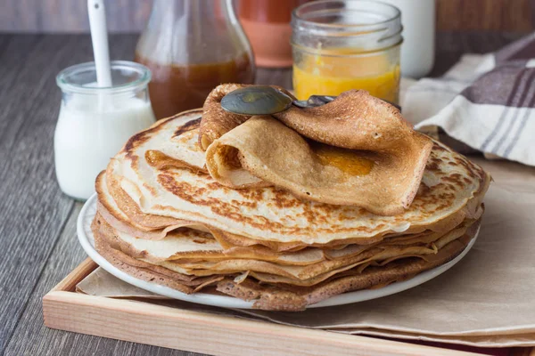 Stack Classic Russian Thin Pancakes Bliny Crepes Sour Cream Salted — Stock Photo, Image