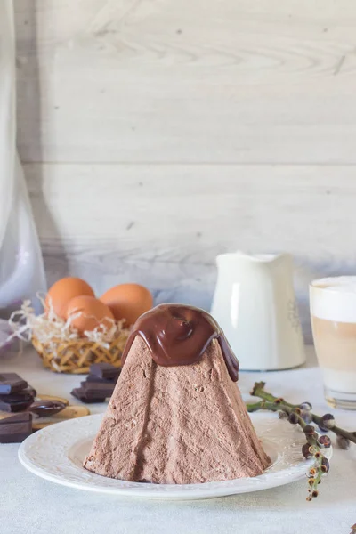 Påsk Choklad Kesella Dessert Med Choklad Glasyr Ganashe Och Kopp — Stockfoto