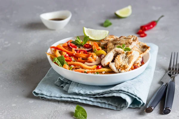 Buddha Bowl Lunch Grilled Chicken Carrot Red Bell Pepper Onion — Stock Photo, Image
