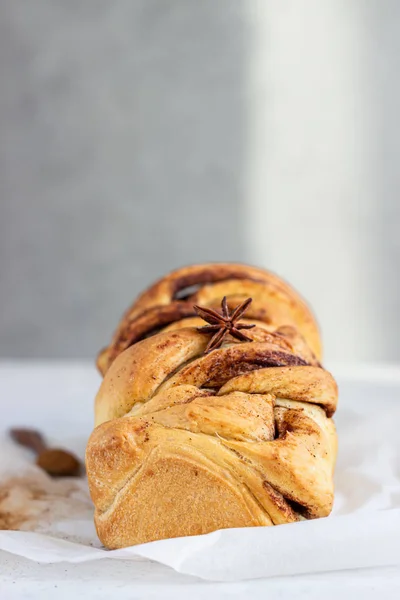 Cynamonowy Babka Lub Wirować Brioche Chleb Cynamonowy Chleb Powitica Tradycyjny — Zdjęcie stockowe