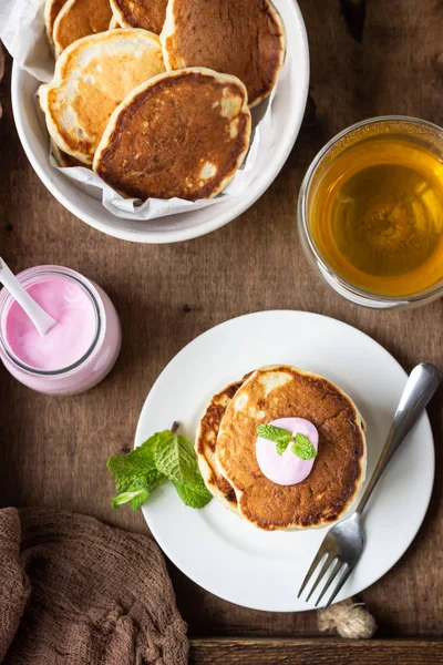 Wooden Tray Pancakes Yogurt Herbal Tea Mint Perfect Breakfast American — Stock Photo, Image