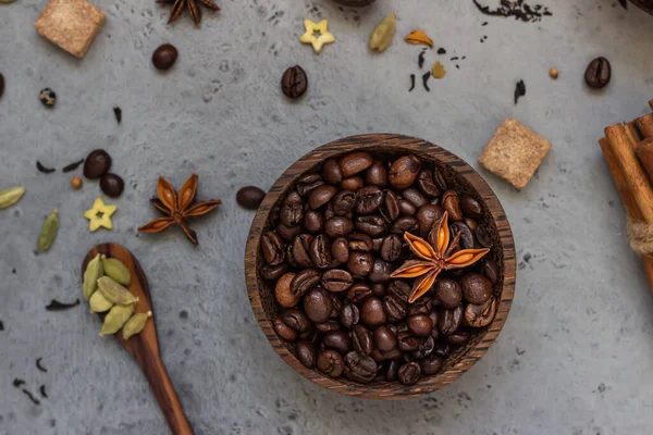 Składniki Robienia Pikantnych Indyjskich Masala Chai Herbaty Lub Kawy Suszona — Zdjęcie stockowe