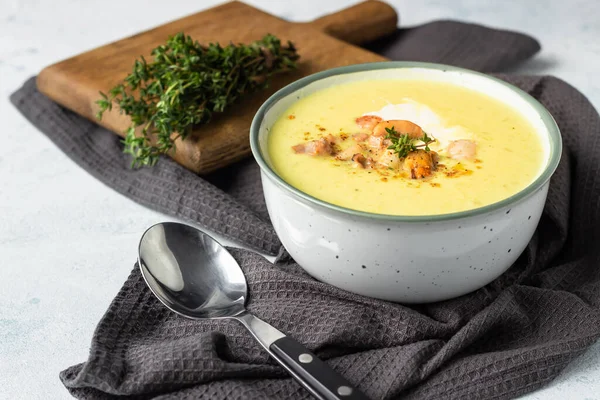 Sopa Espessa Chowder Leitoso Com Frutos Mar Servidos Com Creme — Fotografia de Stock