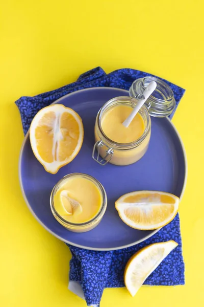 Two Jars Homemade Lemon Curd Custard Fresh Lemons Blue Ceramic — Stock Photo, Image