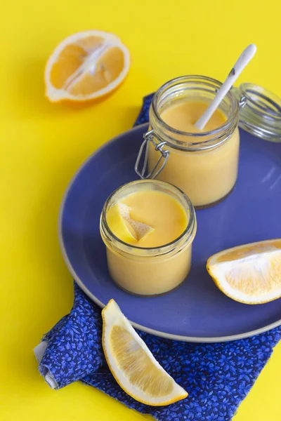 Two Jars Homemade Lemon Curd Custard Fresh Lemons Blue Ceramic — Stock Photo, Image