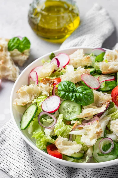 Insalata Vegetariana Fattoush Insalata Tradizionale Mediorientale Con Pane Verdure Tostate — Foto Stock