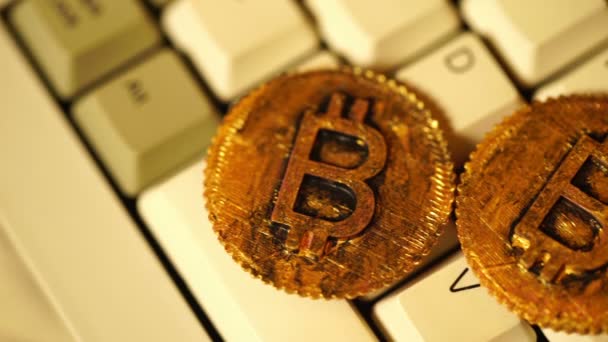 Bitcoins Sur Clavier Ordinateur — Video