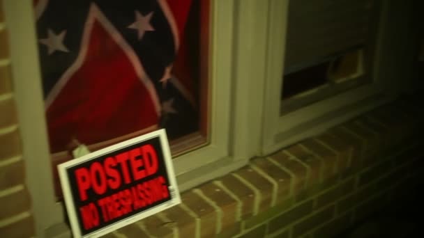 Trespassing Sign Confederate Flag Fake Setup — Stock Video