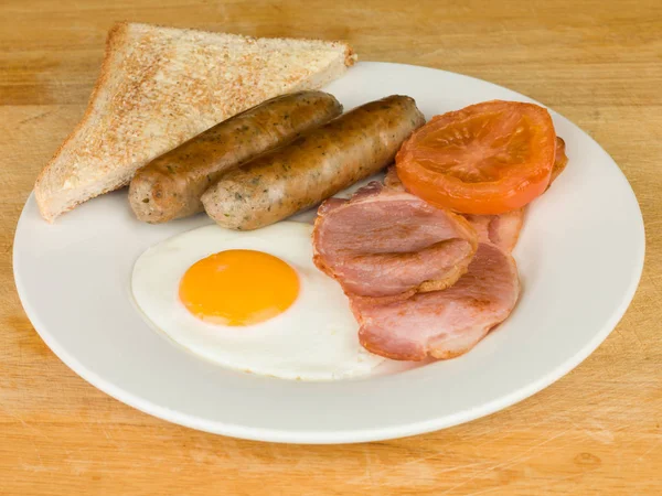 Completo tradicional cozido pequeno-almoço Inglês — Fotografia de Stock