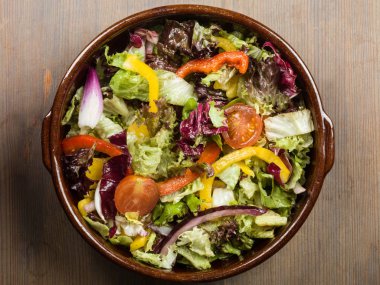 karışık yeşil salata