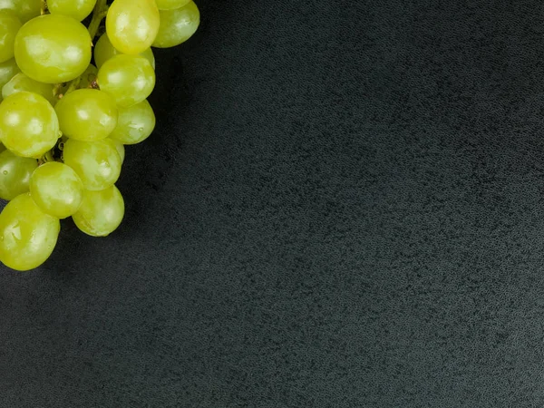 Bunch of Fresh White Grapes — Stock Photo, Image