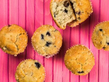 Pişmiş yaban mersini ve yabanmersini Muffins