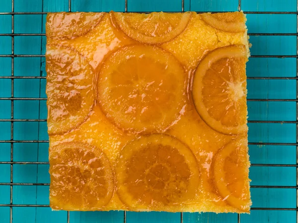 Bolo de esponja laranja cristalizada — Fotografia de Stock