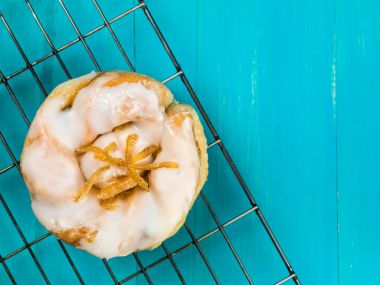 Limon ve Sultans Danca pasta çörek