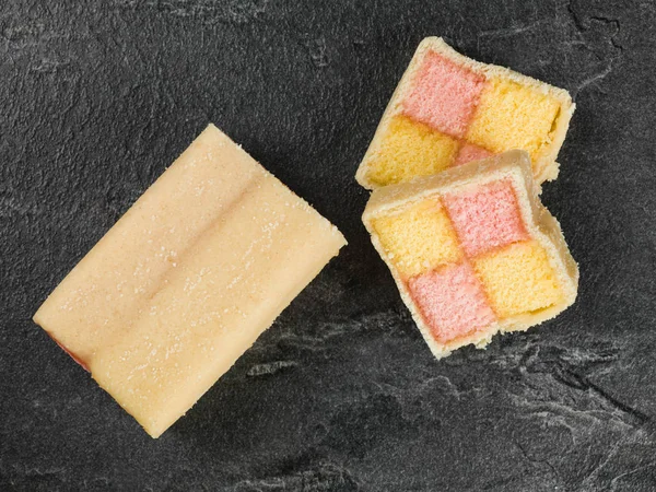Almond Flavoured Battenberg Sponge Cake — Stock Photo, Image