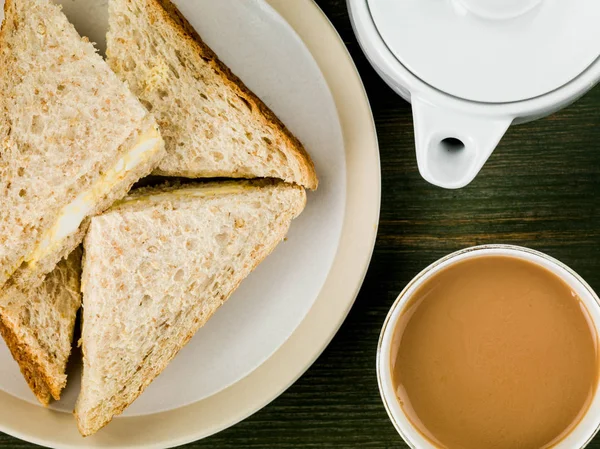 Free Range Egg and Mayonnaise Sandwich in Wholemeal Bread — Stock Photo, Image