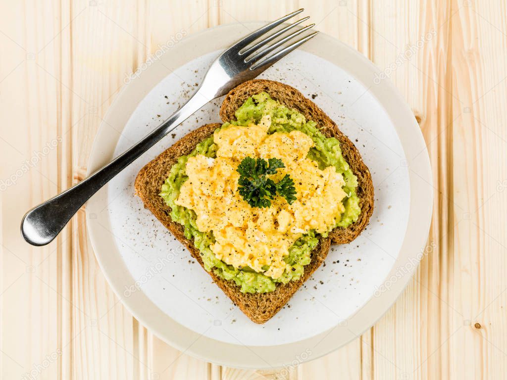 Scrambles Eggs and Avocado on Toasted Wholemeal Brown Bread