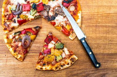 Chargrilled İtalyan tarzı sebze Pizza 