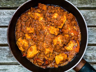 Tavuk Balti Hint köri paket servisi olan restoran yemek Wth Pillau pirinç