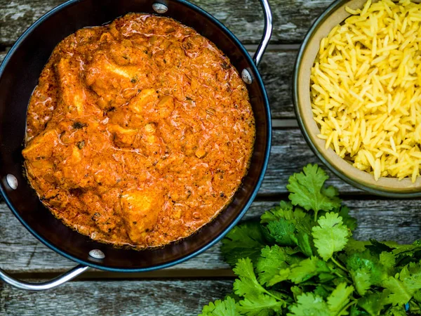 Pollo Tikka Masala indiano Takeaway Curry con riso Pillau — Foto Stock